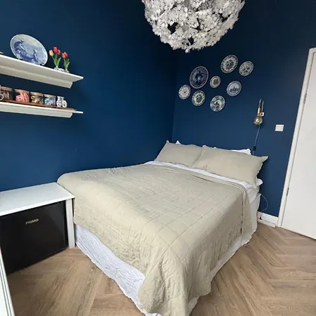 Lovely Small In 'de Pijp' Amsterdam